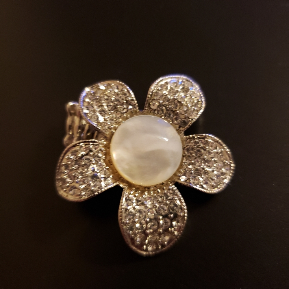 🔥3/20 Flower Statement Ring - Picture 2 of 2
